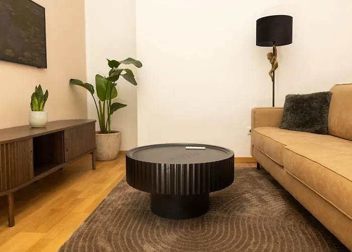 Апартаменты Modern, Bright Garden Apartment, 15 Mins To Center Вена